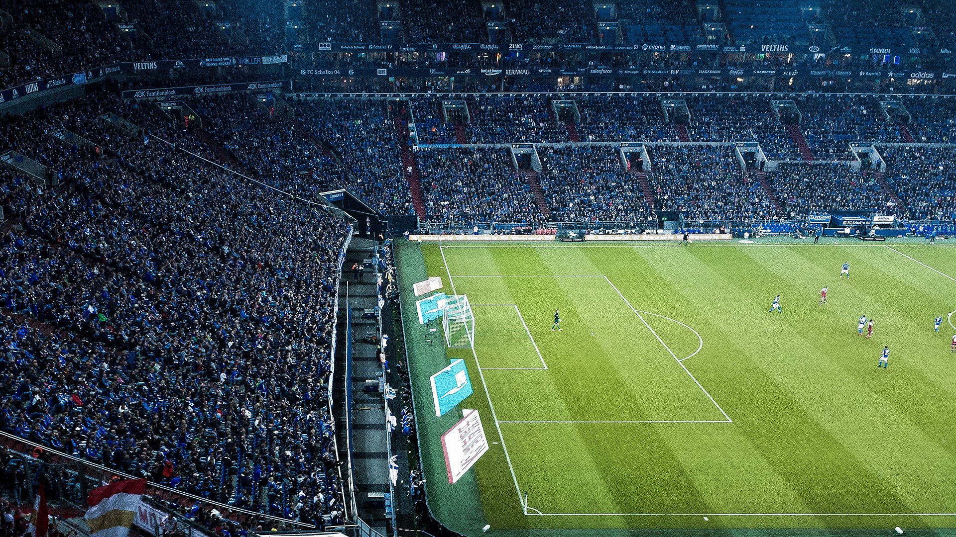 特斯·冯·迪克：南非队中场节奏的掌控者，迅速转移战术，冯斯特拉克家族